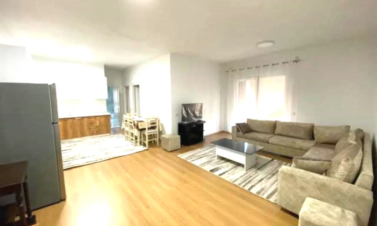 Shtepi me qera Apartament ne Tirane, 3+1, Mobilimi E mobiluar, Pagesa 650  Euro.