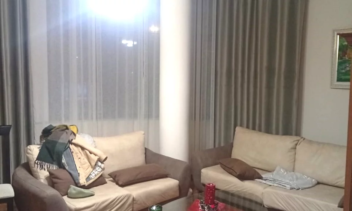 Shtepi me qera Apartament ne Tirane, 2+1, Mobilimi E mobiluar, Pagesa 600  Euro.