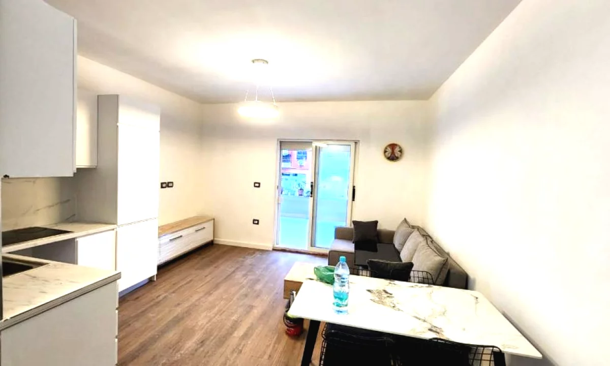 Appartamento in vendita a Tirana 1+1, Vuoto