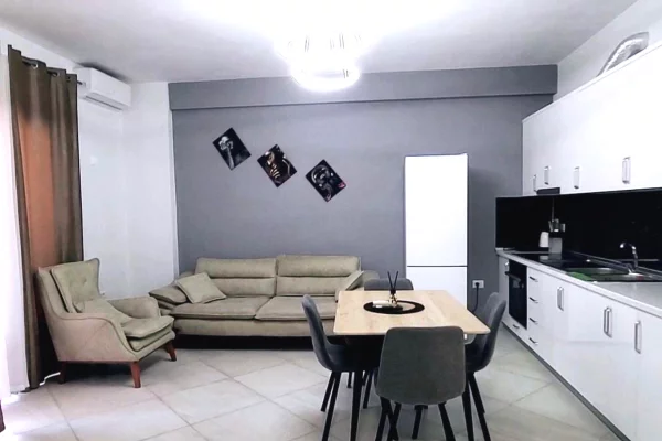 ✨ JEPET APARTAMENT 2+1 ME QIRA TE PALLATET E VERDHA TEK CASA ITALIA ✨