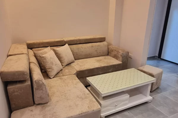 Shtepi me qera Apartament ne Tirane, 2+1, Mobilimi E mobiluar, Pagesa 650  Euro.