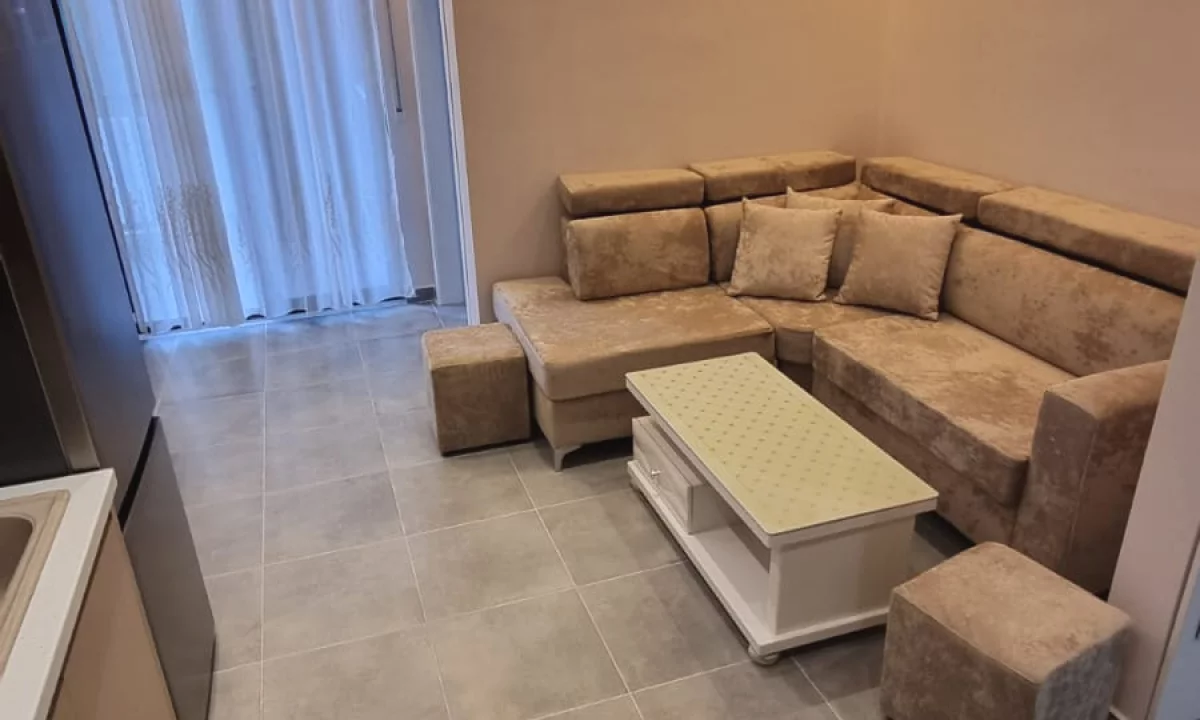 Shtepi me qera Apartament ne Tirane, 2+1, Mobilimi E mobiluar, Pagesa 650  Euro.