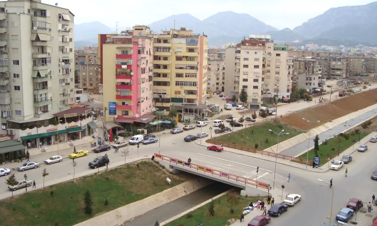 Shtepi me qera Apartament ne Tirane, 2+1, Mobilimi E mobiluar, Pagesa 600  Euro.