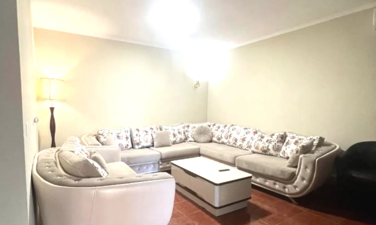 Shtepi me qera Apartament ne Tirane, 3+1, Mobilimi E mobiluar, Pagesa 600  Euro.