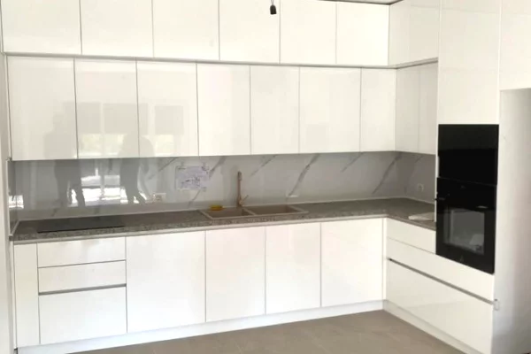 🏡 Jepet me Qera Apartament 2+1 Afer Pazarit të Ri