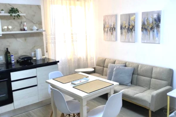 🏠 Jepet me Qira Garsoniere ne Qender te Tiranes 