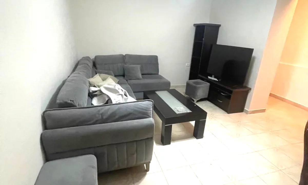 Shtepi me qera Apartament ne Tirane, 2+1, Mobilimi E mobiluar, Pagesa 500  Euro.