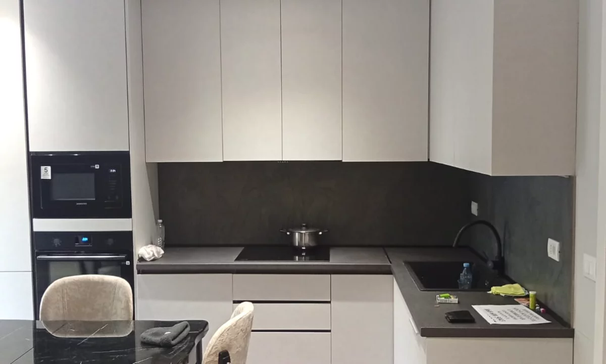 Shtepi me qera Apartament ne Tirane, 2+1, Mobilimi E mobiluar, Pagesa 900  Euro.