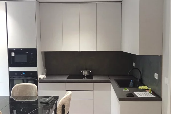 ✨ Jepet  Apartament 2+1 me Qira tek Pazari i Ri ,   900 €URO ✨