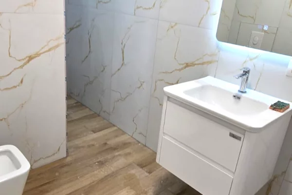 Shtepi ne shitje Apartament ne Tirane, 1+1, Mobilimi Bosh, pa mobiluar, Pagesa 137,000  Euro.