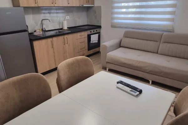 Jepet me qira apartament 1+1 ne Ali Dem tek Grandi