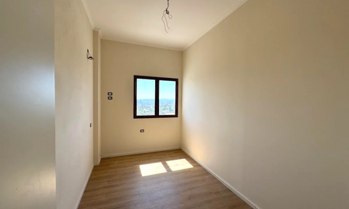 Shtepi ne shitje Apartament ne Tirane, 2+1, Mobilimi E mobiluar, Pagesa 136,500  Euro.
