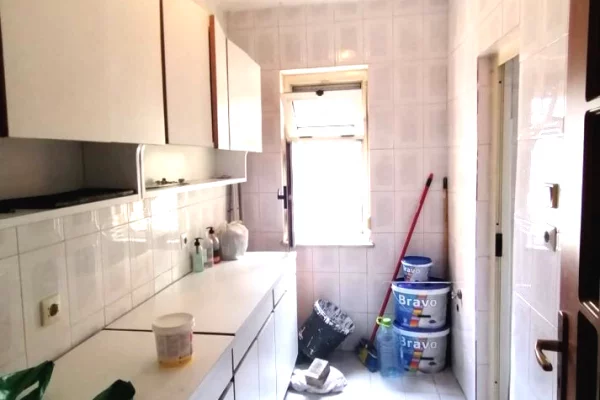 Shtepi me qera Apartament ne Tirane, 3+1, Mobilimi E mobiluar, Pagesa 500  Euro.