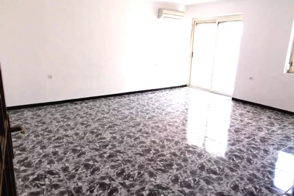 Shtepi me qera Apartament ne Tirane, 3+1, Mobilimi E mobiluar, Pagesa 500  Euro.