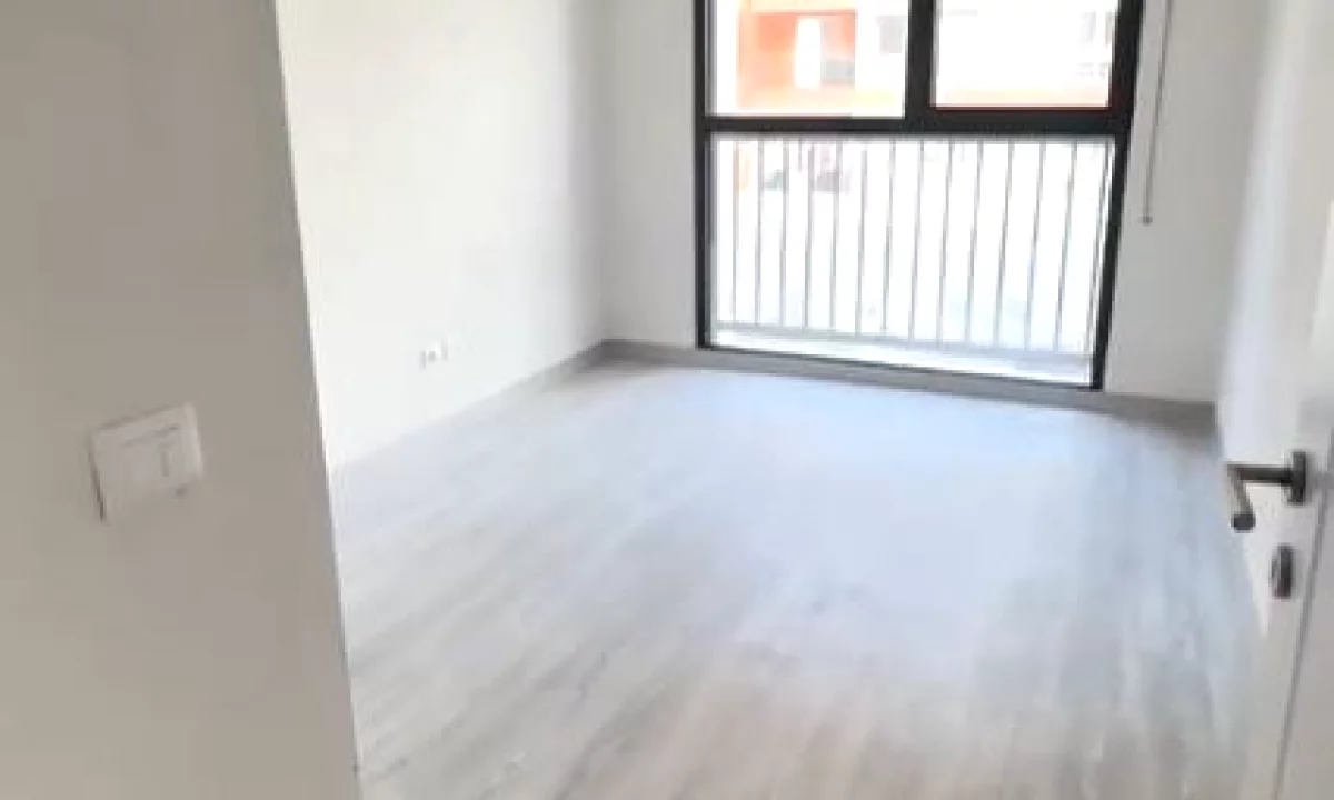 Shtepi ne shitje Apartament ne Tirane, 3+1, Mobilimi Bosh, pa mobiluar, Pagesa 272,079  Euro.