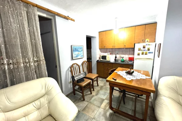 Shtepi me qera Apartament ne Tirane, 2+1, Mobilimi E mobiluar, Pagesa 600  Euro.