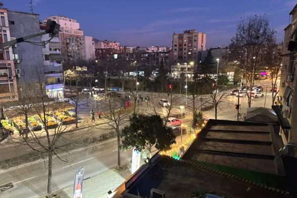 Shtepi me qera Apartament ne Tirane, 2+1, Mobilimi E mobiluar, Pagesa 600  Euro.