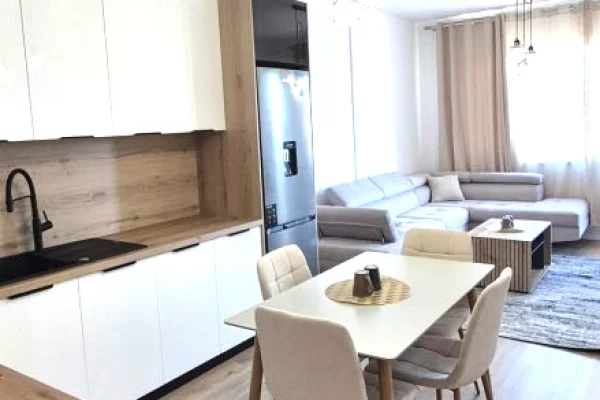 Shtepi me qera 2+1 ne Tirane - 450 Euro