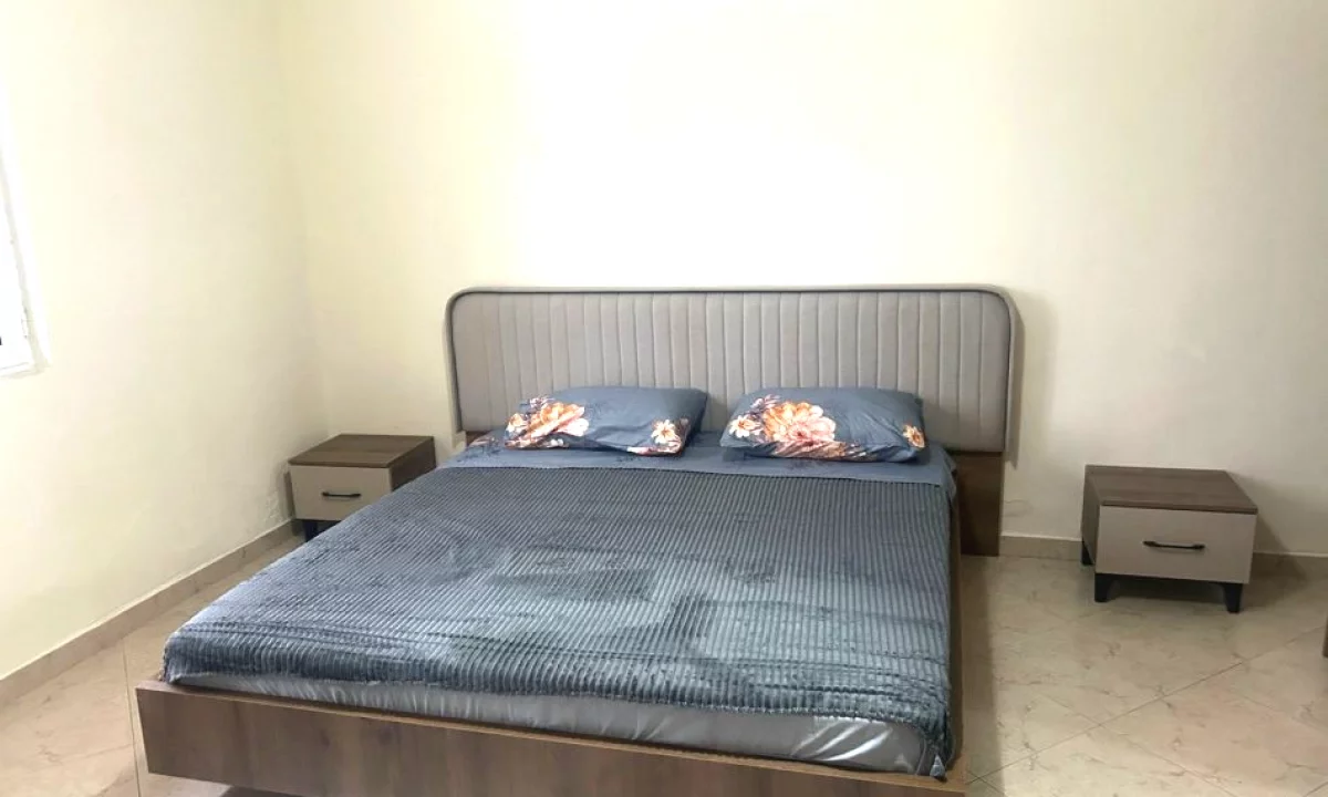 Shtepi me qera Apartament ne Tirane, 2+1, Mobilimi E mobiluar, Pagesa 400  Euro.