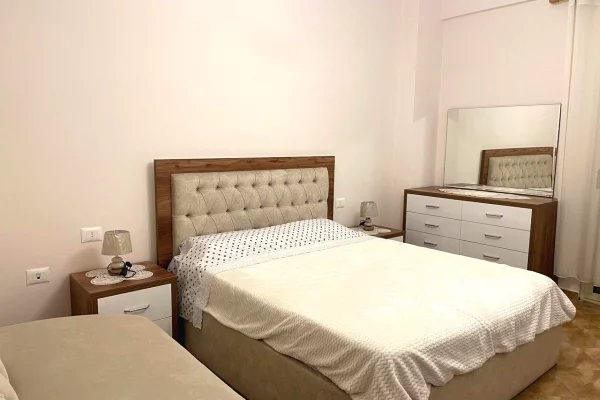 Shtepi me qera Apartament ne Tirane, 1+1, Mobilimi E mobiluar, Pagesa 550  Euro.