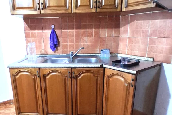 Shtepi me qera 2+1 ne Tirane - 500 Euro