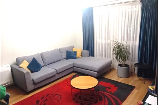 Shtepi me qera 3+1 ne Tirane - 1,000 Euro