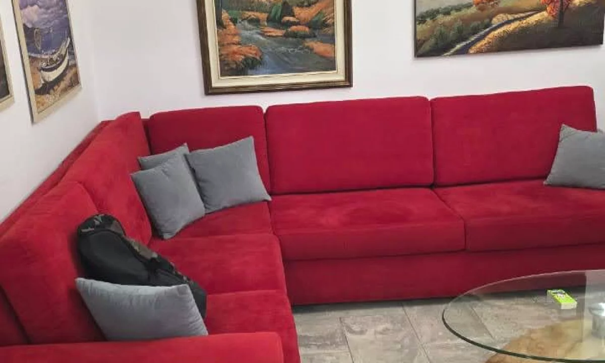 Shtepi me qera Apartament ne Tirane, 2+1, Mobilimi E mobiluar, Pagesa 580  Euro.