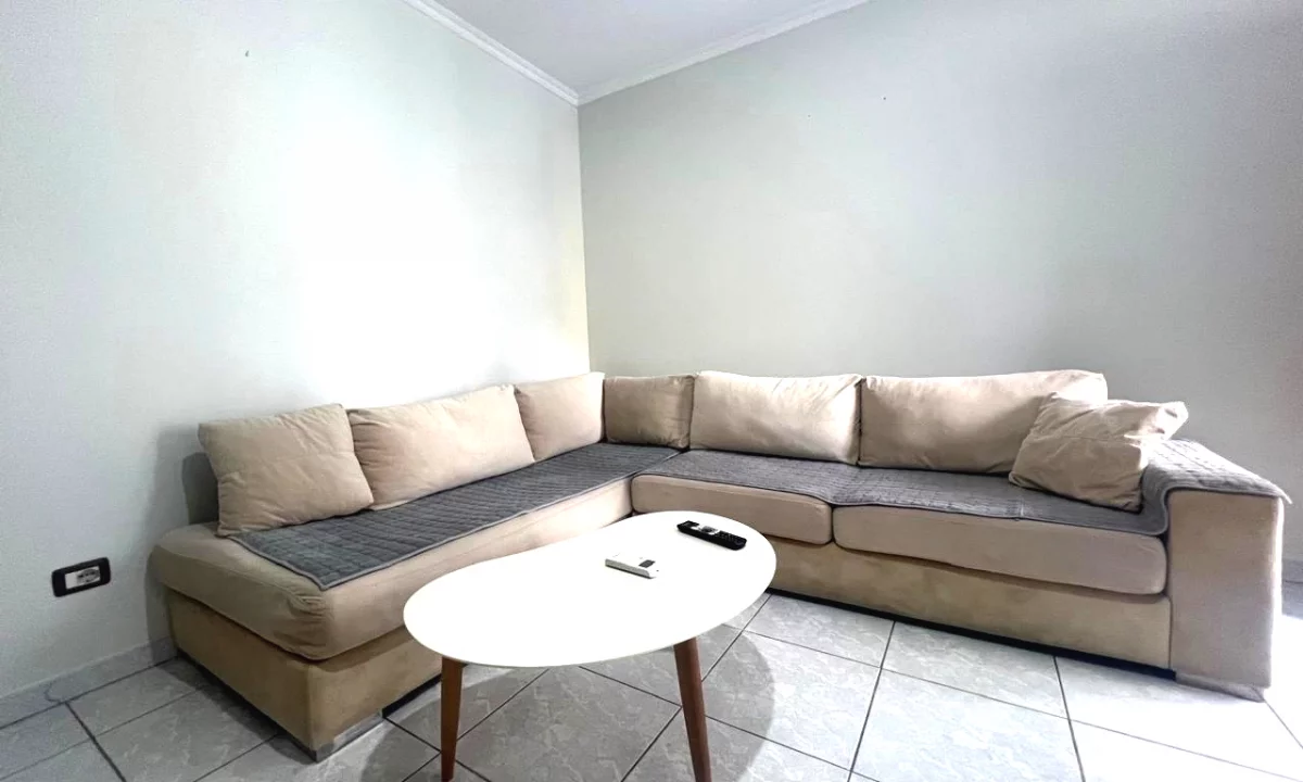 Shtepi me qera Apartament ne Tirane, 1+1, Mobilimi E mobiluar, Pagesa 370  Euro.