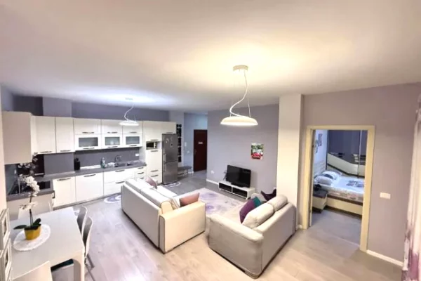 Shtepi me qera 1+1 ne Tirane - 570 Euro