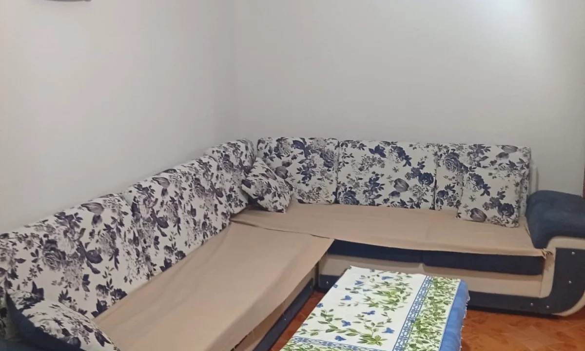 Shtepi me qera Apartament ne Tirane, 2+1, Mobilimi E mobiluar, Pagesa 450  Euro.