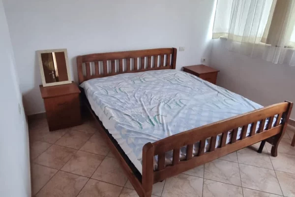 Shtepi me qera Apartament ne Tirane, 1+1, Mobilimi E mobiluar, Pagesa 400  Euro.