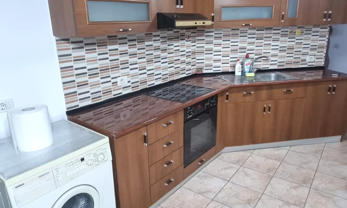 Shtepi me qera Apartament ne Tirane, 1+1, Mobilimi E mobiluar, Pagesa 400  Euro.