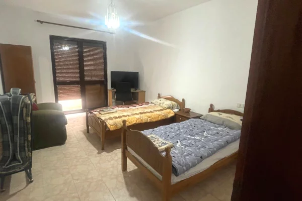 Shtepi me qera Apartament ne Tirane, 2+1, Mobilimi E mobiluar, Pagesa 550  Euro.