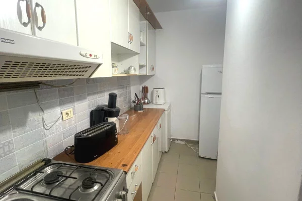 Shtepi me qera Apartament ne Tirane, 2+1, Mobilimi E mobiluar, Pagesa 550  Euro.