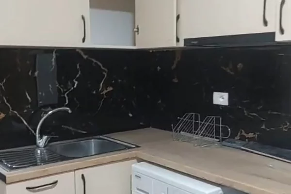 Shtepi me qera Garsoniere ne Tirane - 300 Euro