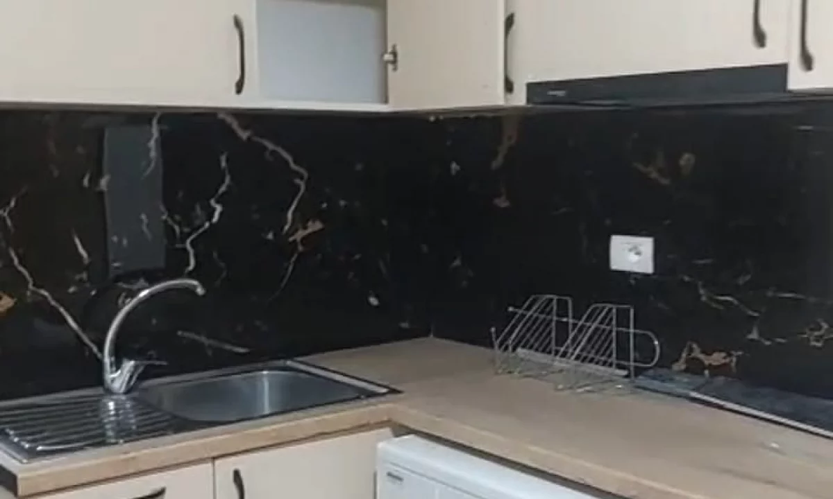 Shtepi me qera Apartament ne Tirane, Garsoniere, Mobilimi E mobiluar, Pagesa 300  Euro.