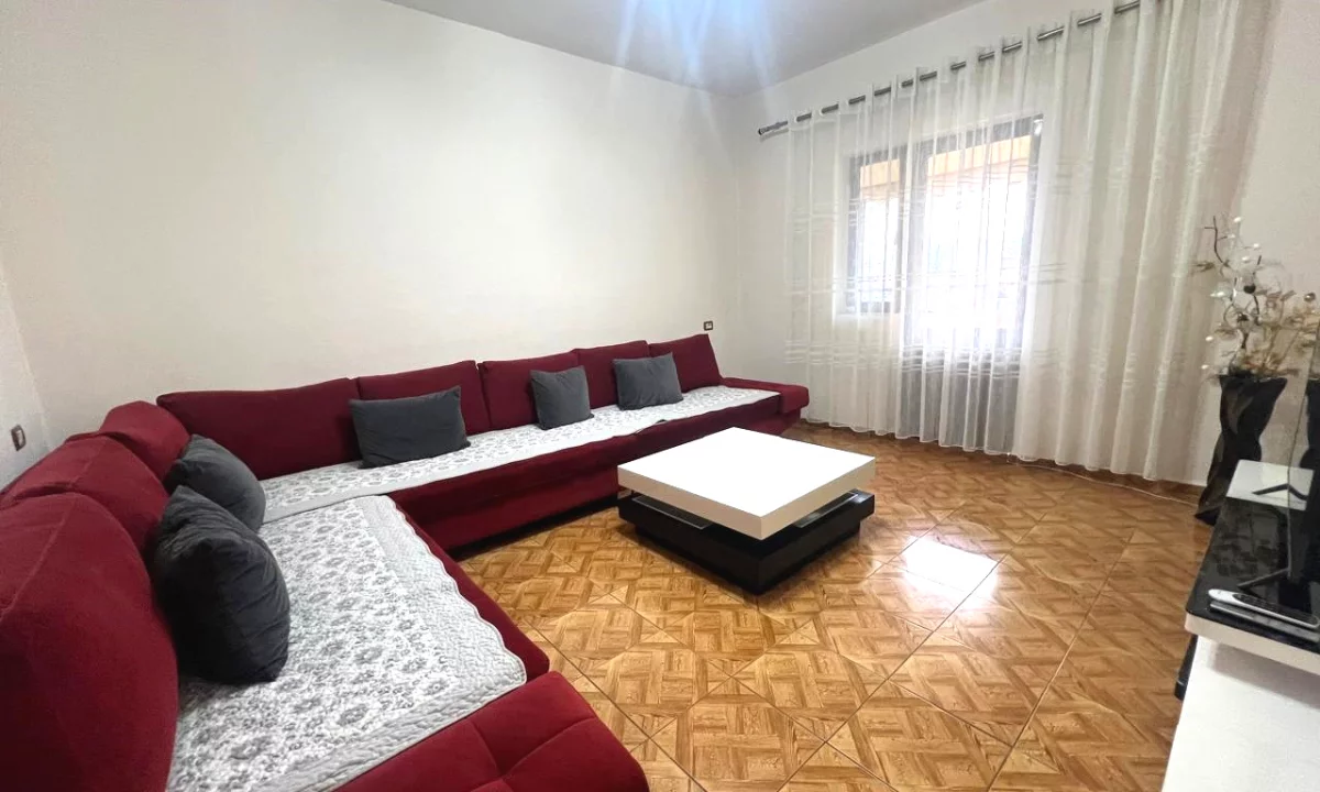 Shtepi me qera Apartament ne Tirane, 2+1, Mobilimi E mobiluar, Pagesa 500  Euro.