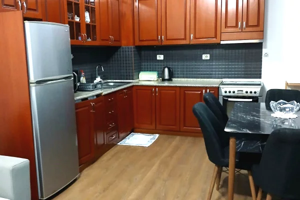 Shtepi me qera Apartament ne Tirane, 2+1, Mobilimi E mobiluar, Pagesa 400  Euro.