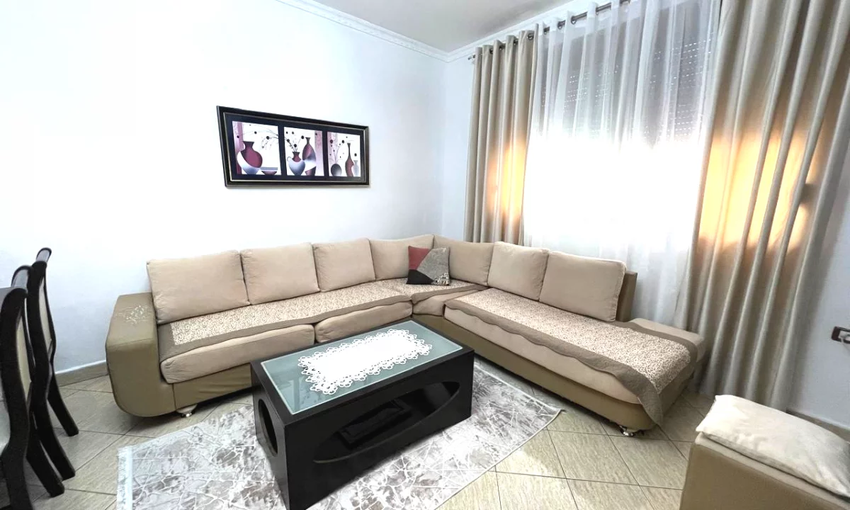 Appartamento in affitto a Tirana 2+1, Arredato