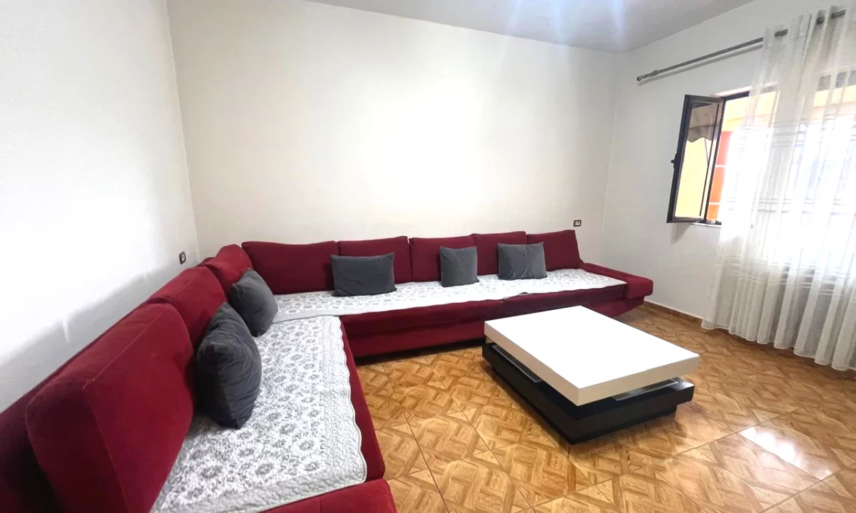 Appartamento in affitto a Tirana 2+1, Arredato