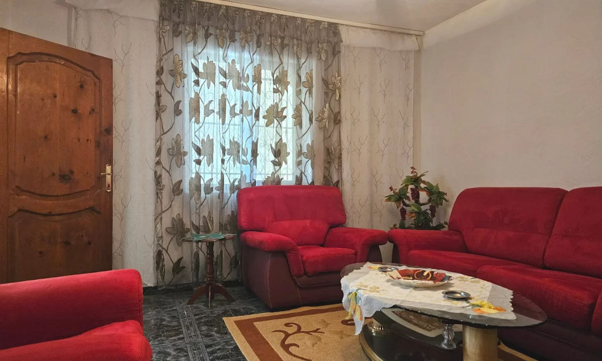 Shtepi me qera Apartament ne Tirane, 2+1, Mobilimi E mobiluar, Pagesa 450  Euro.