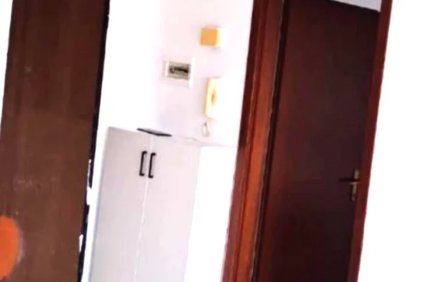 Shtepi me qera Apartament ne Tirane, 1+1, Mobilimi Bosh, pa mobiluar, Pagesa 400  Euro.