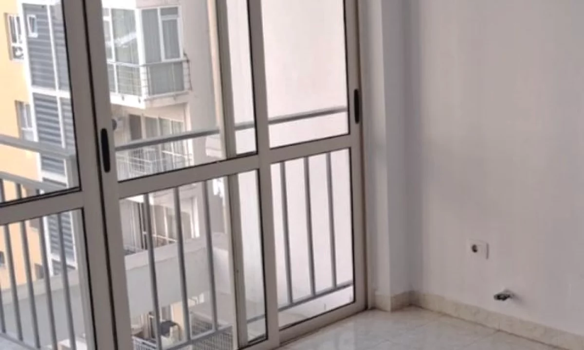 Shtepi me qera Apartament ne Tirane, 1+1, Mobilimi Bosh, pa mobiluar, Pagesa 400  Euro.