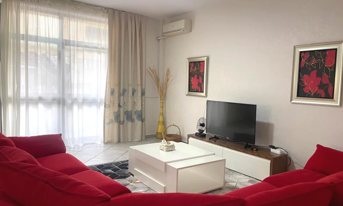 Shtepi me qera Apartament ne Tirane, 2+1, Mobilimi E mobiluar, Pagesa 650  Euro.