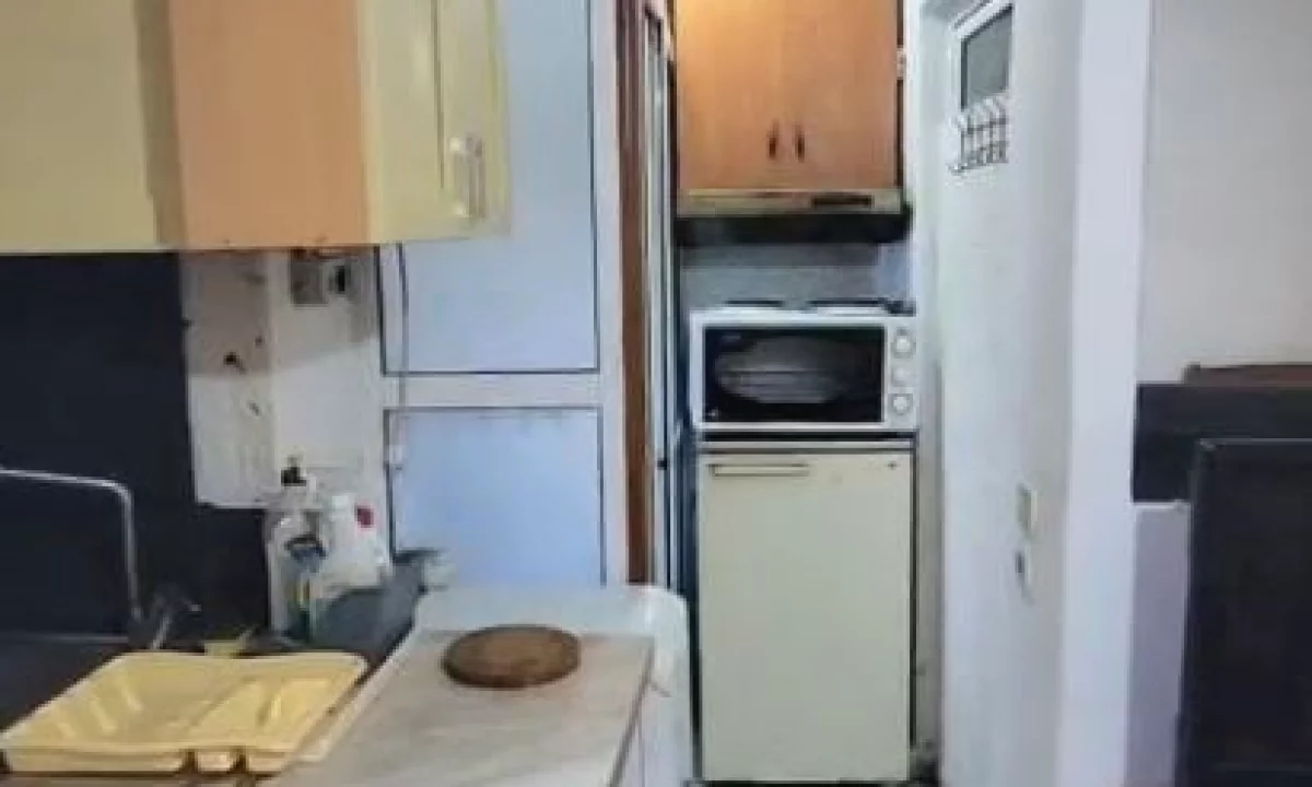 Shtepi me qera Apartament ne Tirane, Garsoniere, Mobilimi E mobiluar, Pagesa 280  Euro.