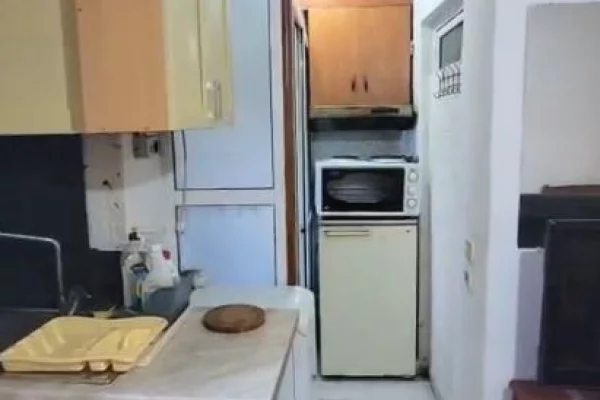 📌 Jepet me Qera Garsoniere ne Xhamllik tek Kongresi i Manastirit,