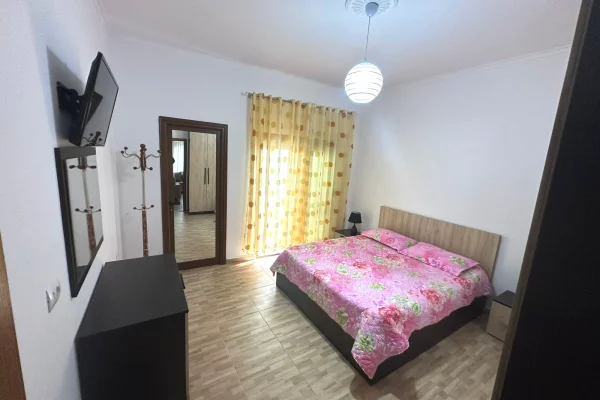 Shtepi me qera Apartament ne Tirane, 1+1, Mobilimi E mobiluar, Pagesa 320  Euro.