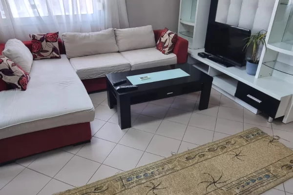 Shtepi me qera 2+1 ne Tirane - 550 Euro