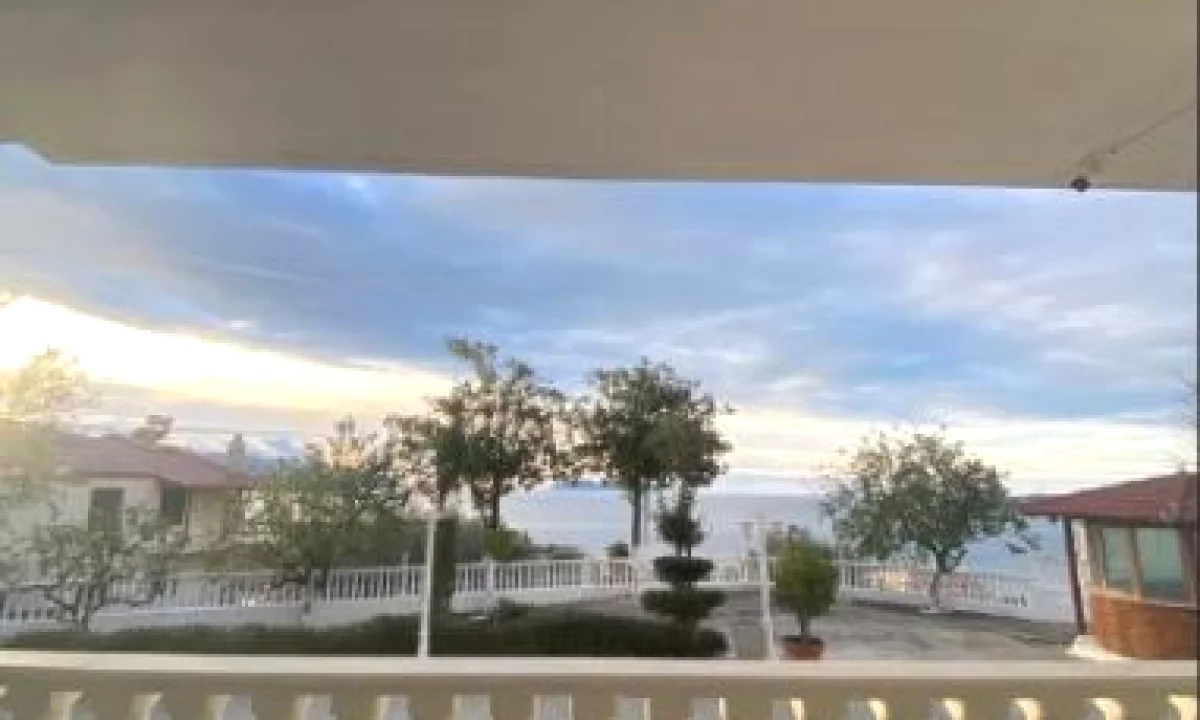 🏨 SHITET HOTEL NE VLORE TEK UJI I FTOHTE