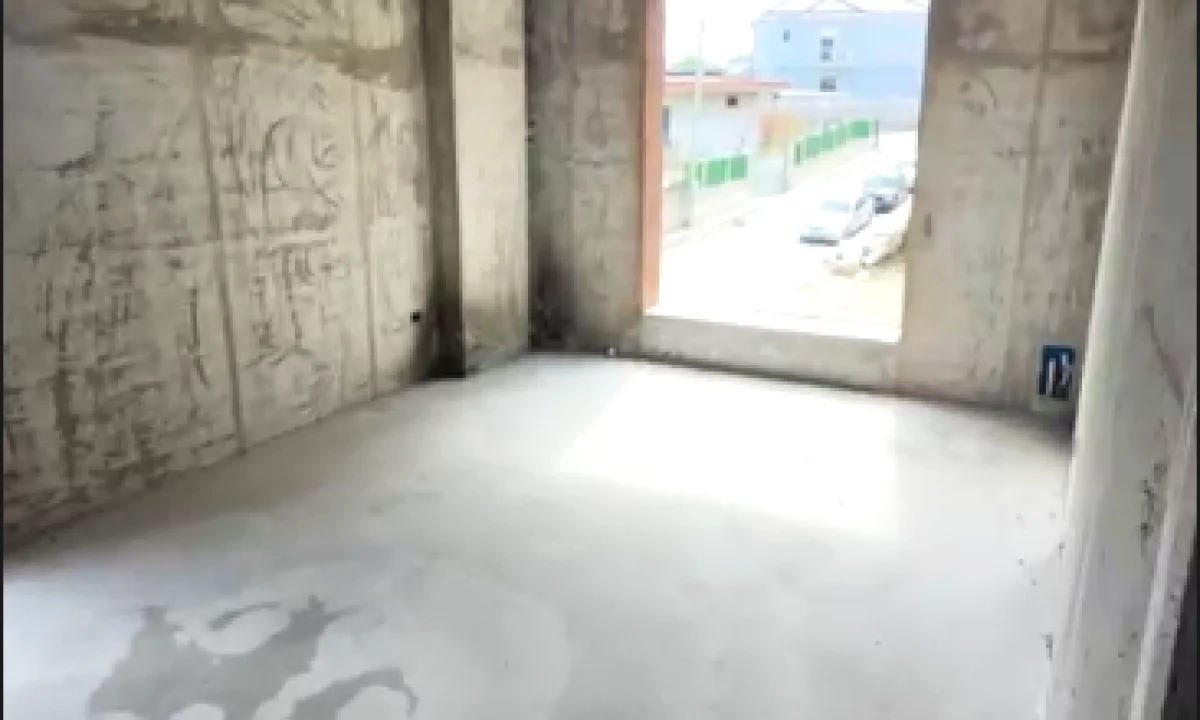 Shtepi ne shitje Apartament ne Tirane, 1+1, Mobilimi Bosh, pa mobiluar, Pagesa 72,000  Euro.